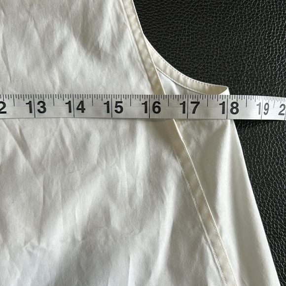TORY BURCH White Marguerite Shell Sleeveless Top Decorative Buttons Shirt Sz 4 - Picture 12 of 13